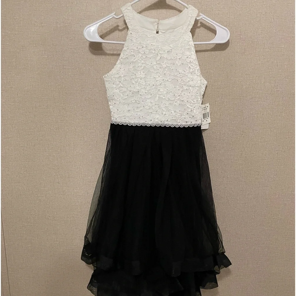 Dress - Picture 1 of 7